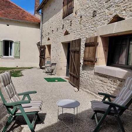 Les Oisillons De L'envolee Champenoise Holiday home *
